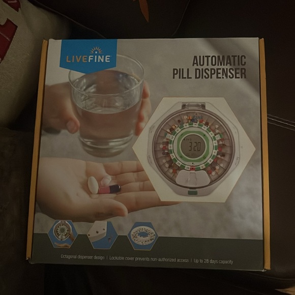 LIVEFINE NWT  NEW IN BOX 28 day automatic pill dispenser - Picture 3 of 4